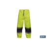 Pantalon imperméable haute visibilité pour environnements de travail dangereux.